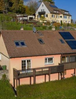 Wohnen mit Traumaussicht auf Stühlingen - charmantes EFH mit Einliegerwohnung, Garten und Garage - Stühlingen