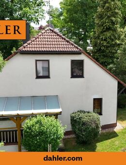 CHARMANTES EINFAMILIENHAUS IN RUHIGER WOHNLAGE MIT GEPFLEGTEM GARTEN UND VIEL PLATZ FÜR DIE FAMILIE - Cadolzburg