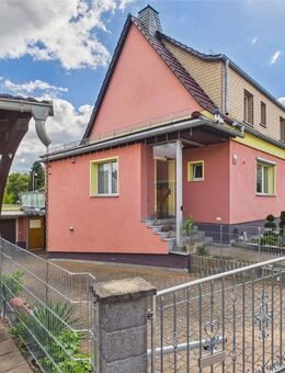 Doppelhaushälfte mit viel Platz und Einliegerwohnung zu verkaufen - Blankenhain
