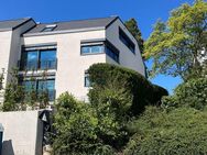 Killesberger HIGHLIGHT! Beeindruckende Eigentumswohnung auf 3 Etagen und mit großem Garten - Stuttgart