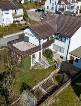 Attraktives 2-Familienhaus mit 2 Garagen und traumhaften Garten - Ihr neues Zuhause wartet ! - Mainburg