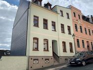 Ein-/Zweifamilienhaus mit 2 Garagen in Reichenbach ! - Reichenbach (Vogtland)