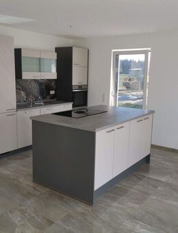 Neuwertige Doppelhaushälfte mit moderner Einbauküche in Wallhausen - Wallhausen (Baden-Württemberg)