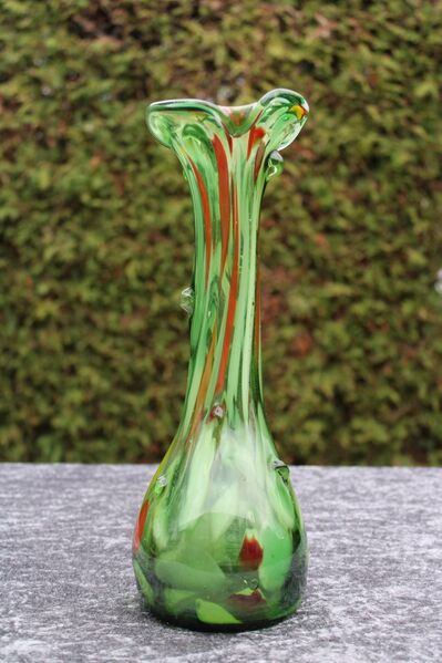 DDR Vase Glasvase grün Höhe 12 cm 
