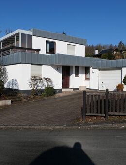 Familienfreundliches Einfamilienhaus in Südhanglage - Hilchenbach