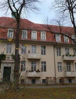 Mansardenwohnung mit Charme und Wohlfühlatmosphäre im Ludwigpark mit Denkmalschutz! - Berlin