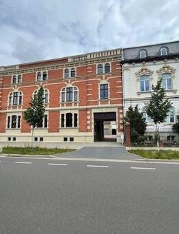 Luxuriöse 3 Zi Wohnung mit Balkon, Fahrstuhl, Fußbodenheizung, Garage - Zerbst (Anhalt)