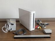 Nintendo Wii Konsole weiß mit Kabeln und Zubehör - Bergisch Gladbach