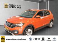 VW T-Cross, 1.0 TSI Life, Jahr 2023 - Berlin