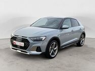 Audi A1, citycarver 30 TFSI SONOS S-line, Jahr 2023 - Wesel