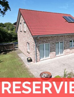 Exklusives Familienidyll in Lottorf bei Schleswig: Neuwertiges KfW 55 Haus mit Top-Energiebilanz - Lottorf