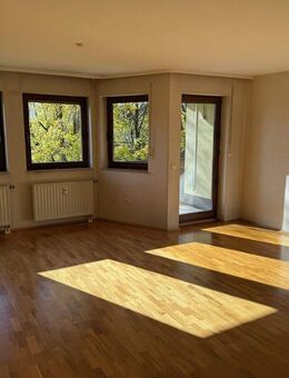 Geräumige und top gepflegte 4-Zimmer-Wohnung mit Balkon und Tiefgaragenstellplatz - Crailsheim