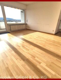 100% Barrierefrei * Sonnenverwöhnte 4,5-Zimmer-Etagenwohnung mit Weitblick in bester Wohnlage* - Waiblingen