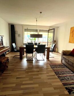 Gut geschnittene 3-Zimmer-Wohnung mit Balkon und Blick ins Grüne ???? - Bad Homburg (Höhe)