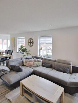 Einmalige Gelegenheit für Ihr Traumzuhause - luxuriöse Etagenwohnung voller Stil und Wohnkomfort - Blumberg