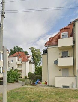 Sonnige und gemütliche 2-Raumwohnung mit zwei Balkonen und einer Dachterrasse wartet auf Sie! - Dresden