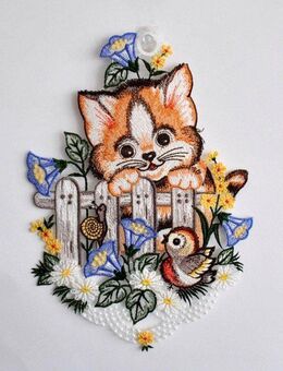 Stickereien Plauen Fensterbild Katze am Zaun