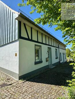 Vielseitiges historisches Haus mit Ausbaupotenzial, top modernisiert, sofort bezugsbereit in Freudenberg - Freudenberg (Nordrhein-Westfalen)