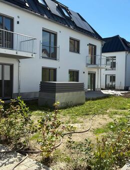 Großzügige 140 m° 4 Zi Wohnung NEUBAU im EG mit eigenem Garten - Landshut