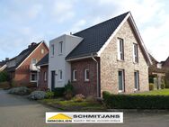 Exklusives, junges und modernes Einfamilienhaus in zentraler Lage mit Carport und Geräteraum - Lingen (Ems)