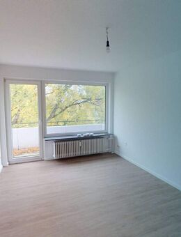 ++ SANIERTE 3-Zimmer-Wohnung mit großem Balkon, schickem Boden und viel Tageslicht ++ - Ratzeburg