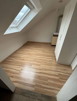 2-Zimmer Whg im Osten, zentral an Öffis und Einkaufsmöglichkeiten - Stuttgart