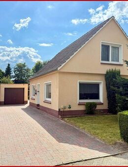 *Charmantes, renoviertes Einfamilienhaus mit Garage & großem Grundstück, Dach Dämmung & Heizung 2008* - Weener