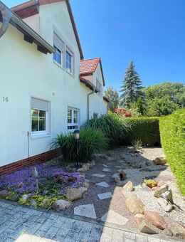 Modernes Einfamilienhaus mit idyllischem Garten und direktem Anschluss zum Naturschutzgebiet - Leuna - Bad Dürrenberg