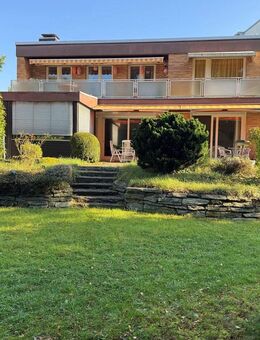 Ein- bis Zweifamilienhaus auf Erbpachtgrundstück in gefragter Lage mit schönem Garten - Frankfurt (Main)