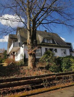 Geräumiges 2-Familienhaus in ruhiger Ortslage - 9 Zimmer - 3 Garagen - Werkstatt - Wintergarten - Derschen