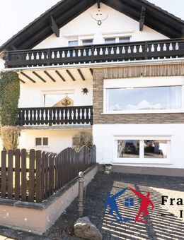 Freistehendes Einfamilienhaus mit Garten & zwei Balkonen in Neroth - inkl. Möbel der Renaissance - Neroth