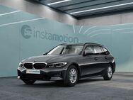 BMW 330, Sport Line EU6d-T i xDrive El Panodach digitales, Jahr 2020 - München