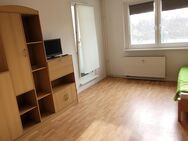 möbliertes WG Zimmer mit Loggia in 3 Raumwohnung in Leipzig/Schönefeld - Leipzig