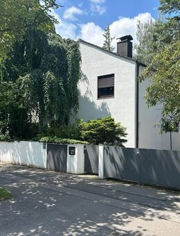 Angebotsverfahren: Großhadern, ZFH (ca. 400 m² Wohn-/Nutzfläche) mit Potential! - München