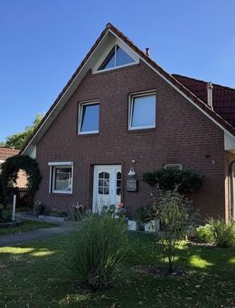 2-Zimmer-Dachgeschoss-Wohnung mit Balkon & Hobbyraum - Buxtehude