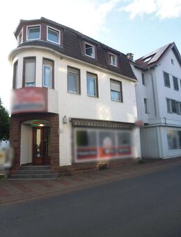 Wohn- und Geschäftshaus in frequentierter Lage von Schlangen - Schlangen