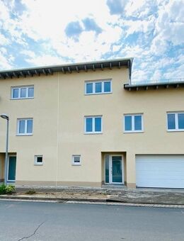 Einziehen und Wohlfühlen! Haushälfte mit Fußbodenheizung, Garage und Garten zu verkaufen! - Halle (Saale)