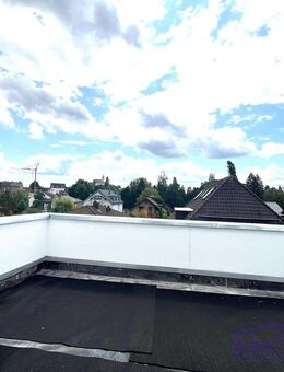 Wohnung im zweiten Obergeschoss und Tiefgaragenstellplatz in Siegburg zu verkaufen - Siegburg