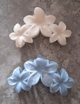 Weiß und blaue Blumen Haarspange - Guxhagen