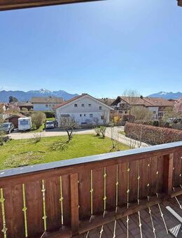 Einfamilienhaus in ruhiger und sonniger Siedlungslage von Übersee mit Blick in die Berge. - Übersee