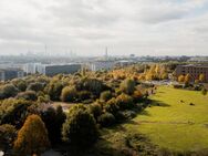 Skyline- und Parkblick: Helle 3-Zimmer-Wohnung mit einzigartiger Eck-Loggia - Frankfurt (Main)