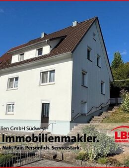 Zweifamilienhaus mit 3 Garagen und herrlicher Aussichtslage - Sulz (Neckar)