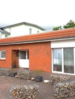 große Wohnung/ Bungalow in Bahnhofsnähe mit Garage, großer Innenhofterrasse uvm. - Güstrow