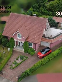 Familienfreundliches Einfamilienhaus mit Garten, Dachterrasse und Garage in ruhiger Wohnlage - Hameln