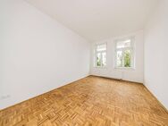 Mitten auf der KarLi: Frisch renovierte 2-Zimmer-Altbauwohnung mit Ost-Balkon - Leipzig