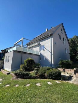 Gepflegtes Einfamilienhaus mit Einliegerwohnung und Nebengebäude in Schwandorf - Schwandorf