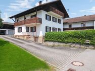 Viel Platz: Großzügiges 3-Familienhaus mit Nebengebäude in Vogtareuth - Vogtareuth