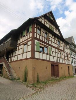 Denkmalgeschütztes 2-FH mit Garten, 1 Nebengebäude, 2 Nachbargrundstücke - Gernsbach