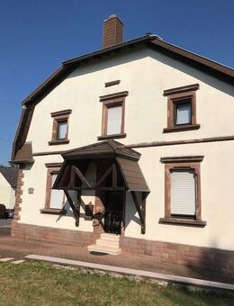 2-Familienhaus *freistehend* mit großem Garten - Riegelsberg