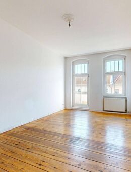 Zentral und charmant: Bezugsfreie Altbauwohnung mit Balkon nahe Volkspark Friedrichshain - Berlin